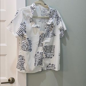 Brand New blouse it’s a large but it runs small